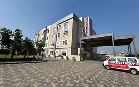 Muhurat Hotel And Resort,